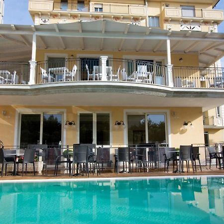 Hotel Mocambo Piscina E Spiaggia San Benedetto del Tronto Eksteriør billede