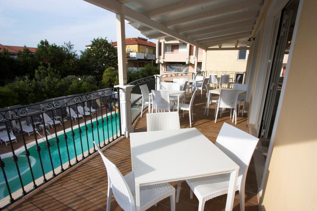 Hotel Mocambo Piscina E Spiaggia San Benedetto del Tronto Eksteriør billede