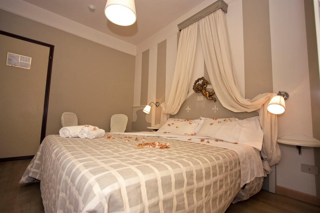 Hotel Mocambo Piscina E Spiaggia San Benedetto del Tronto Eksteriør billede