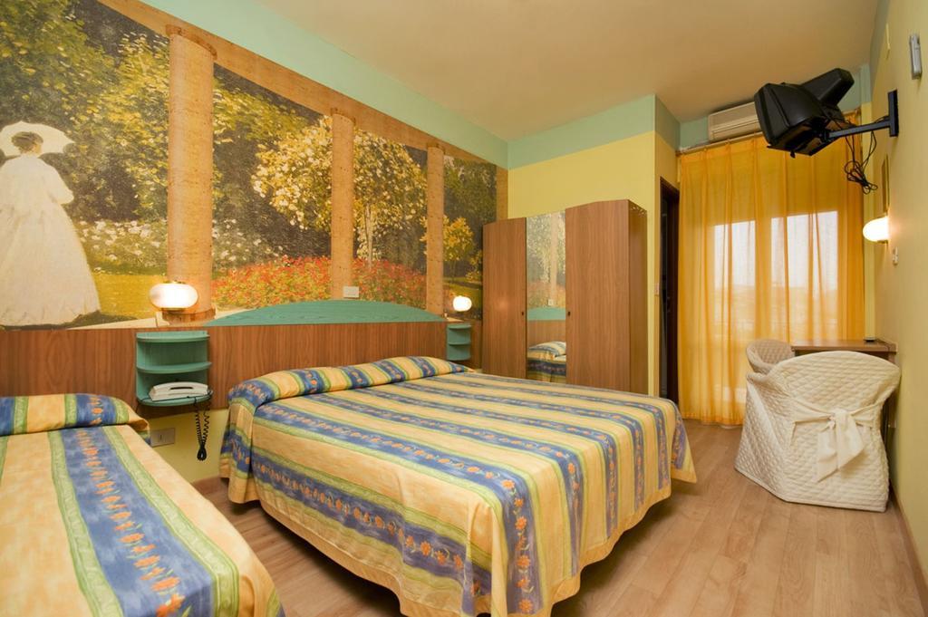 Hotel Mocambo Piscina E Spiaggia San Benedetto del Tronto Eksteriør billede