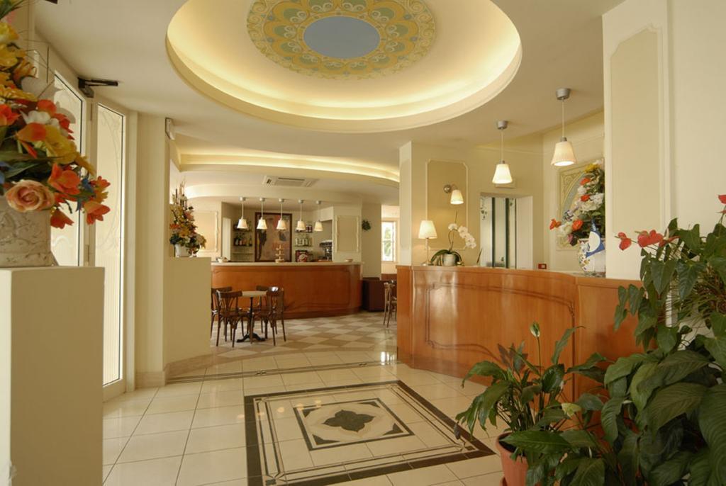Hotel Mocambo Piscina E Spiaggia San Benedetto del Tronto Eksteriør billede